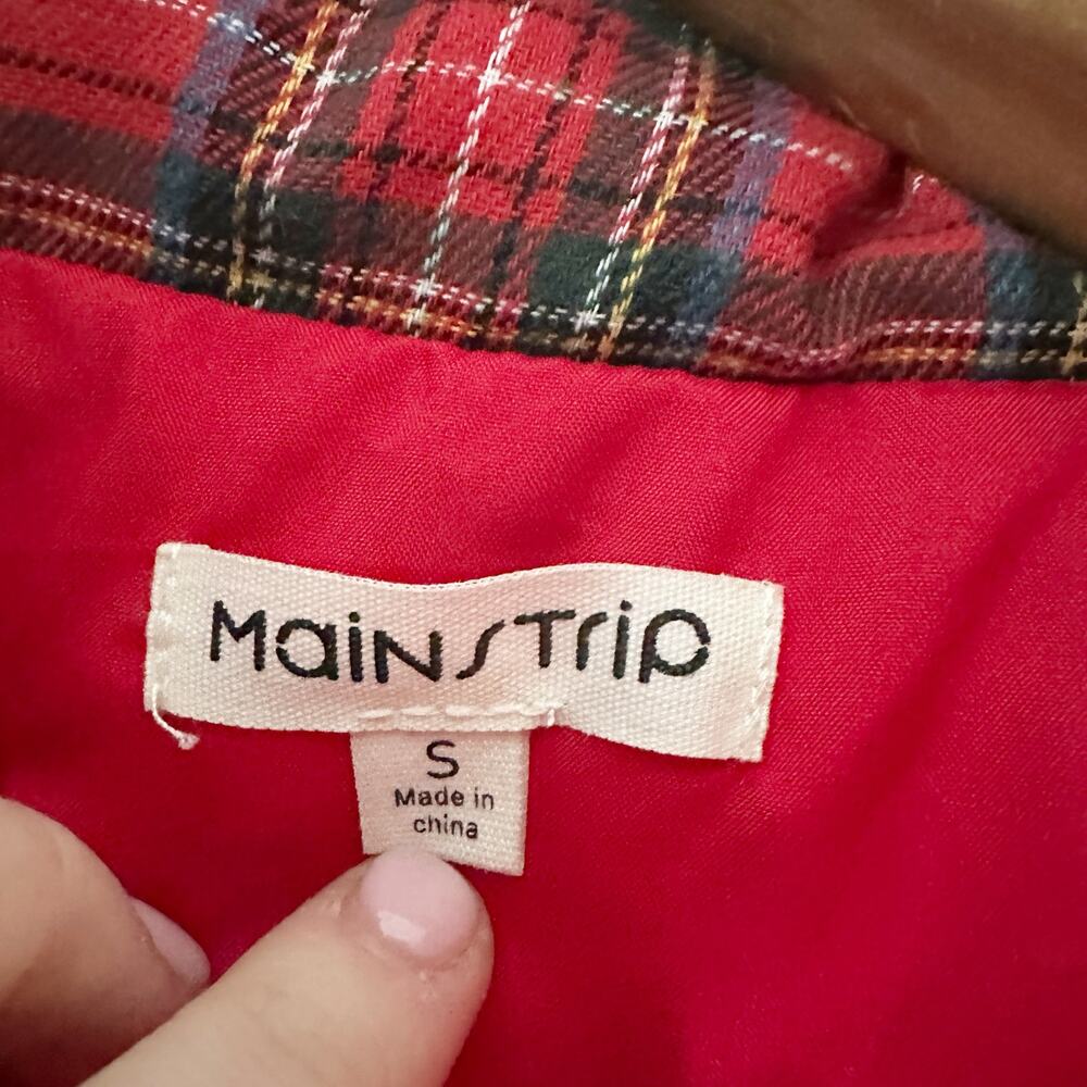Plaid Red Puffer Vest with Ruffle Shoulders - Picture 4 of 9